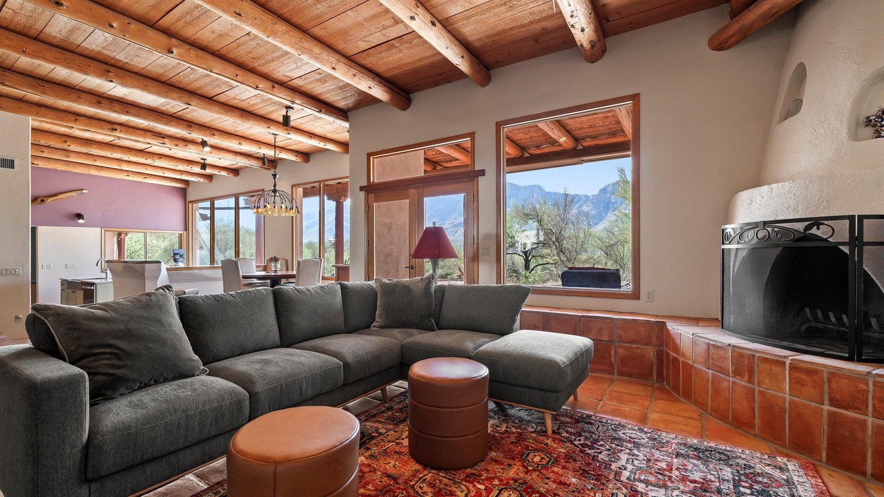 Photo of Livingroom in Oro Valley