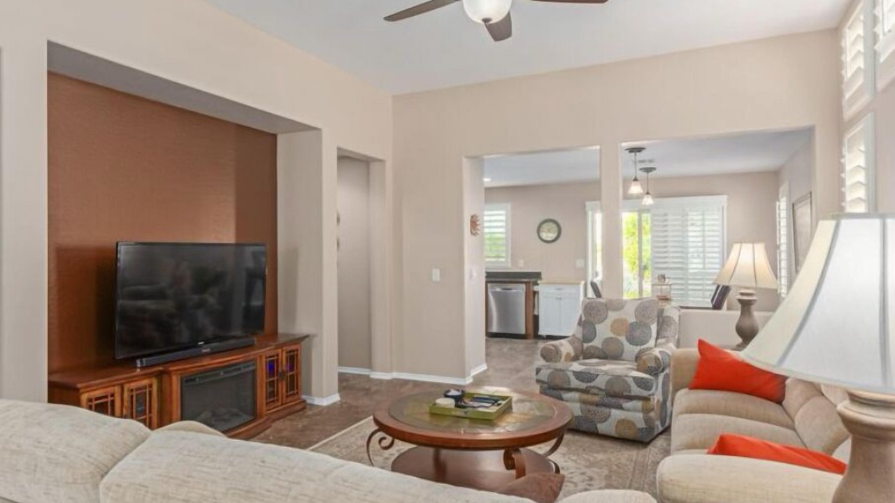 Photo of Livingroom in Encanterra
