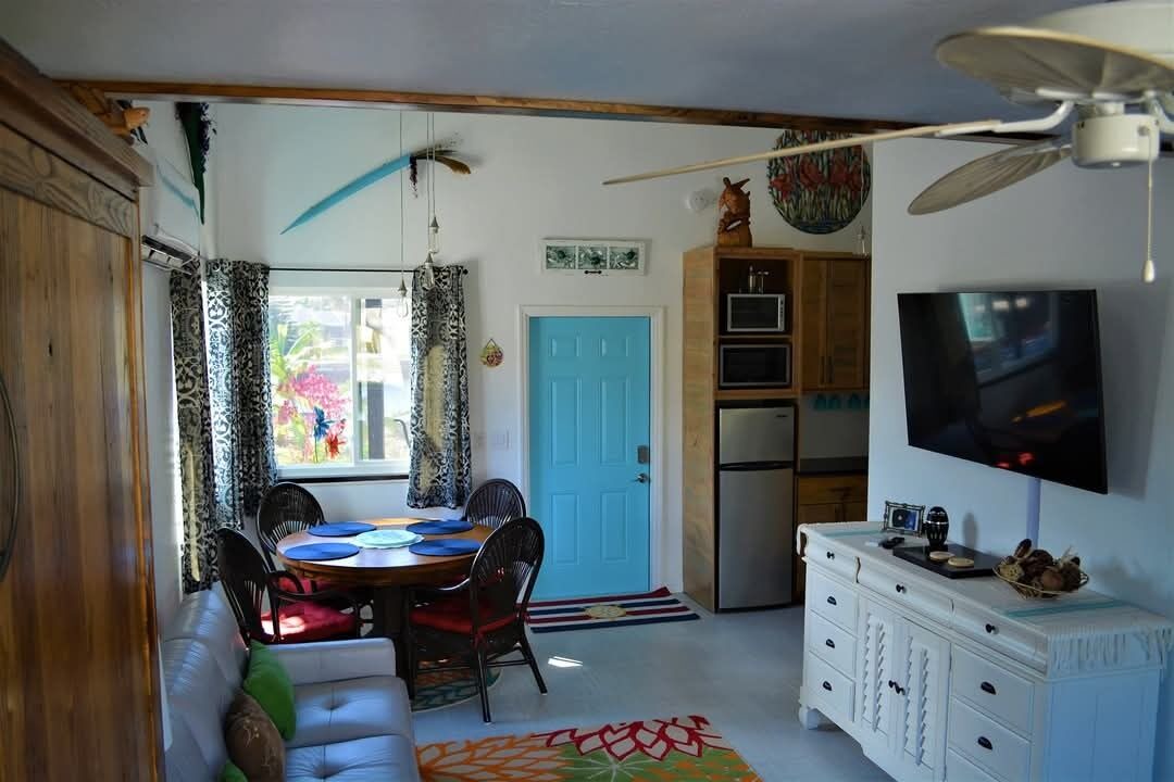 Photo of Livingroom in Edgewater