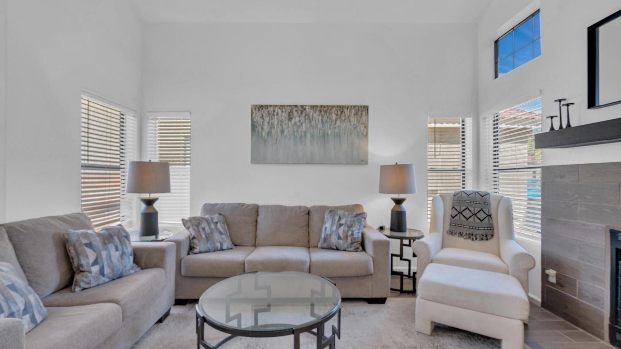 Photo of Livingroom in The Villages Of La Canada
