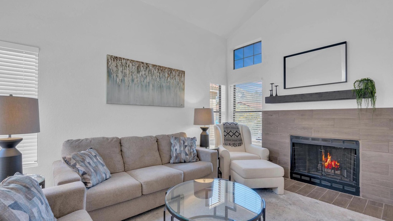 Photo of Livingroom in The Villages Of La Canada