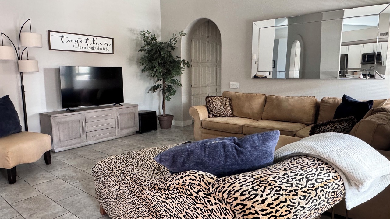 Photo of Livingroom in Val Vista Lakes