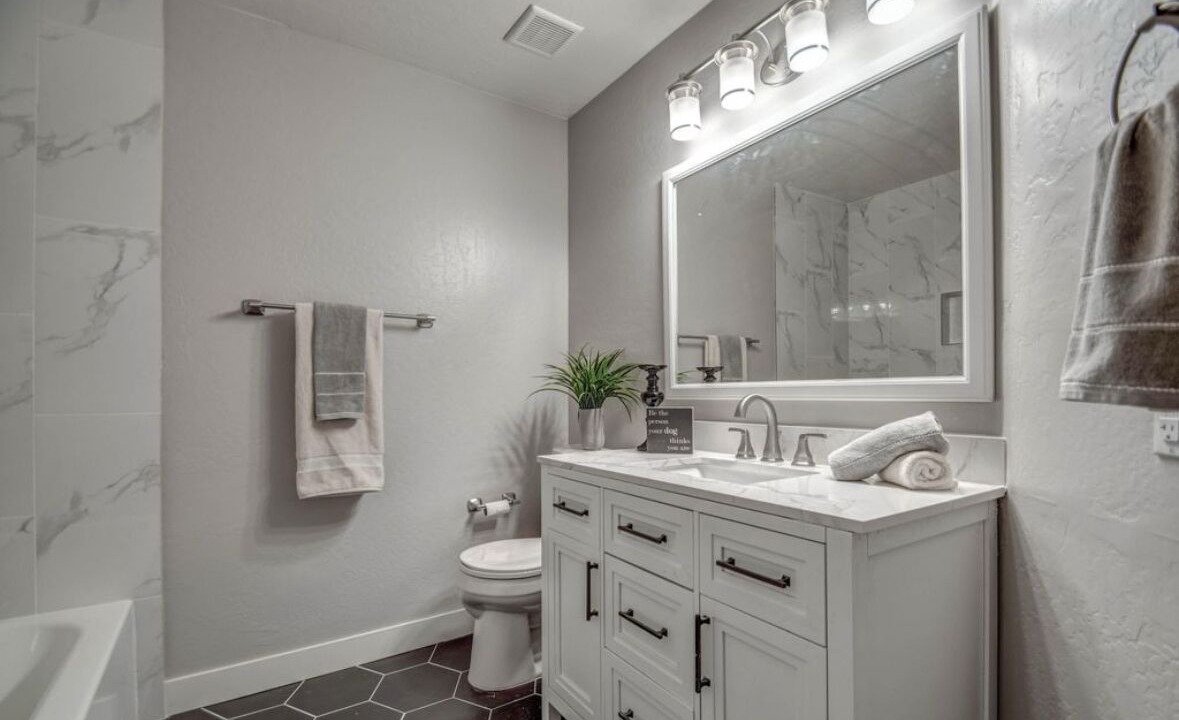 Photo of Bathroom in Val Vista Lakes