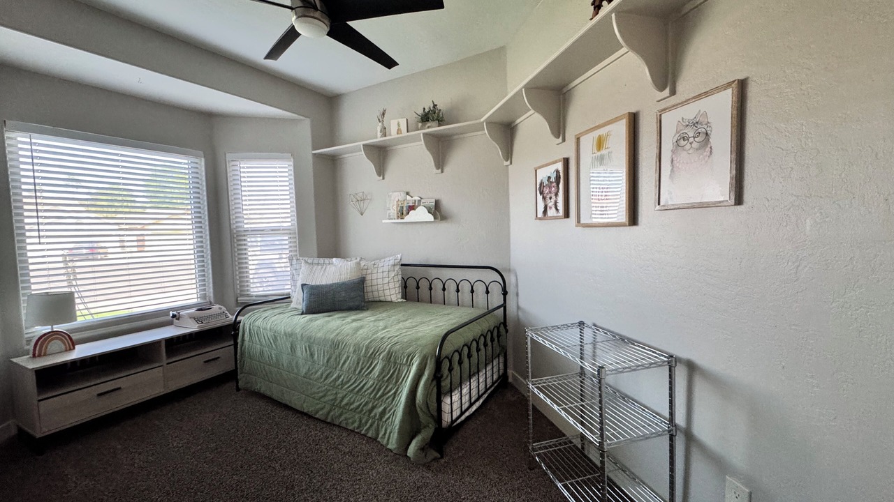 Photo of Bedroom in Val Vista Lakes