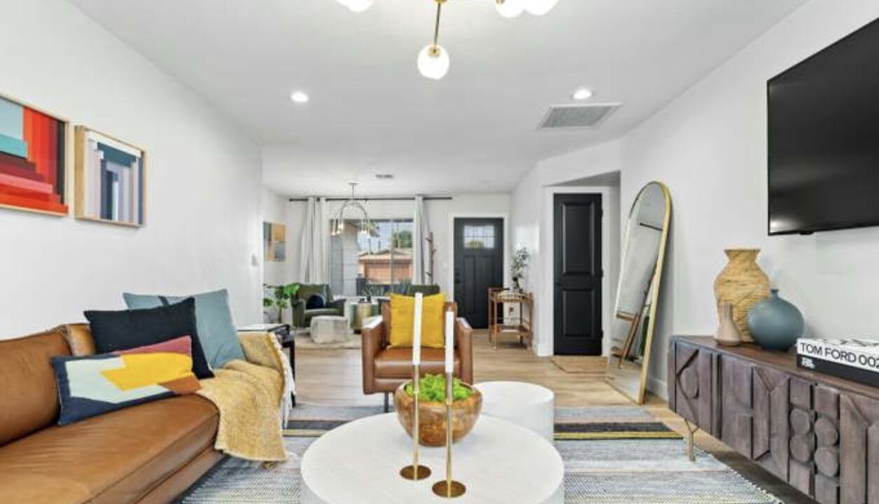 Photo of Livingroom in Thunderbird Desert Estates