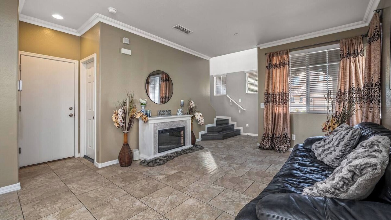 Photo of Livingroom in Coldwater Springs