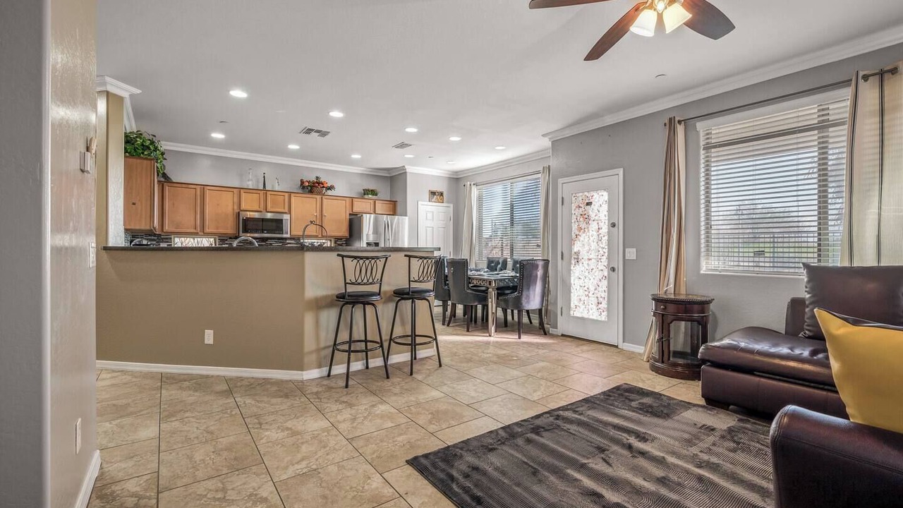 Photo of Livingroom in Coldwater Springs