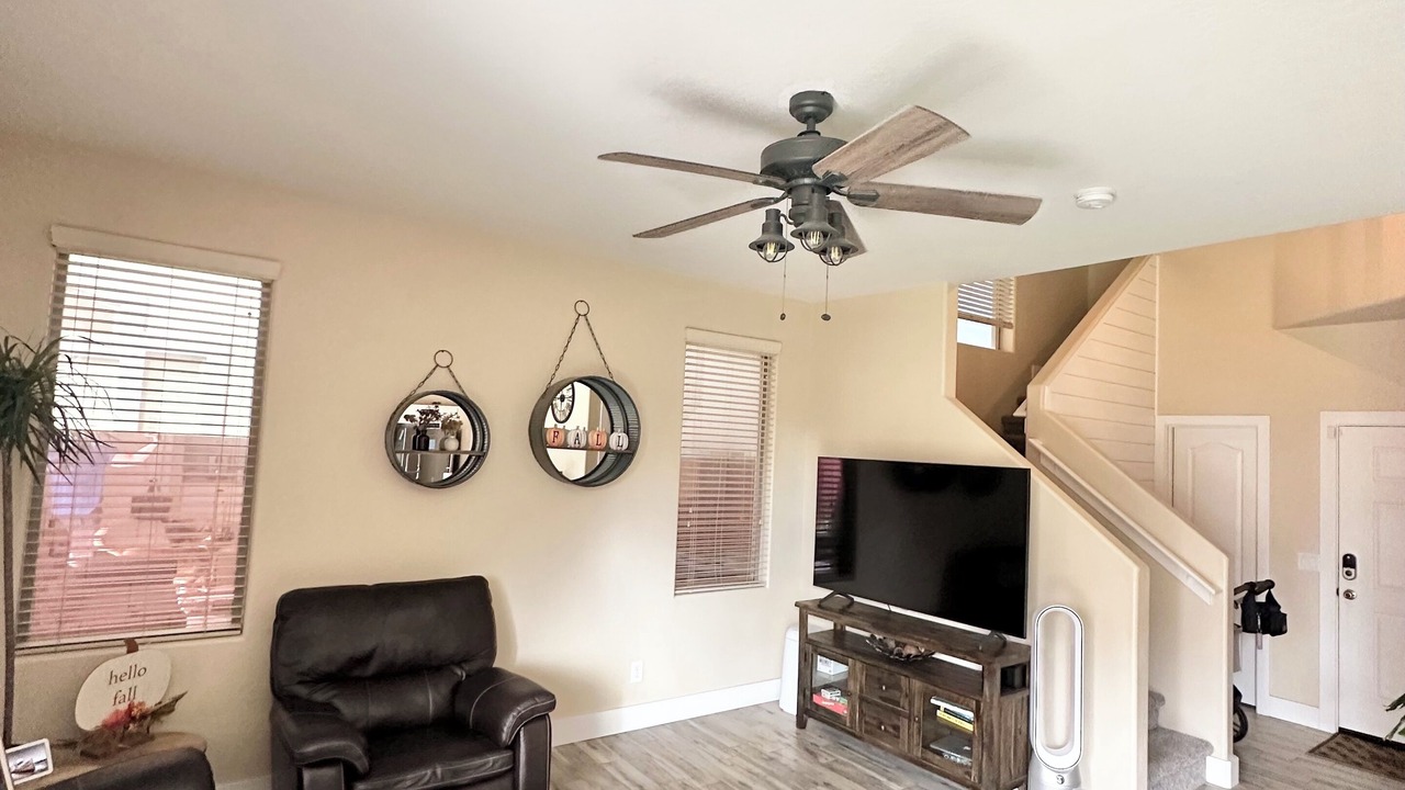Photo of Livingroom in East Mesa