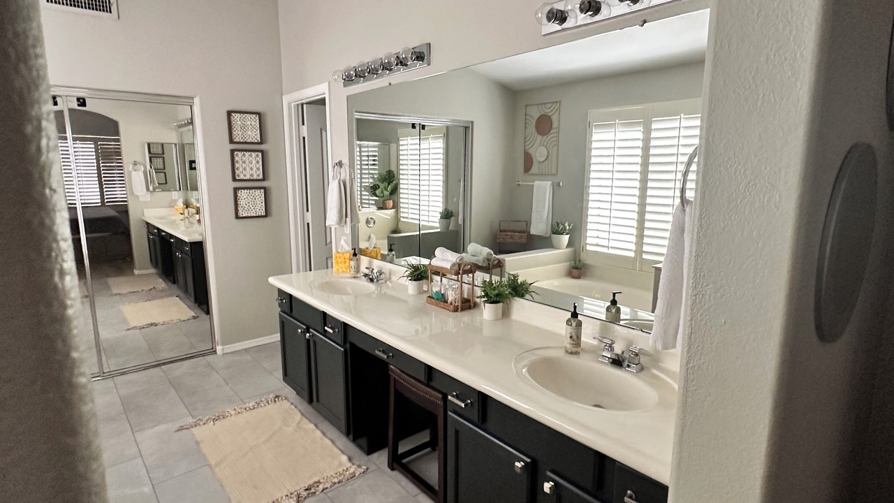 Photo of Bathroom in Mountain Bridge