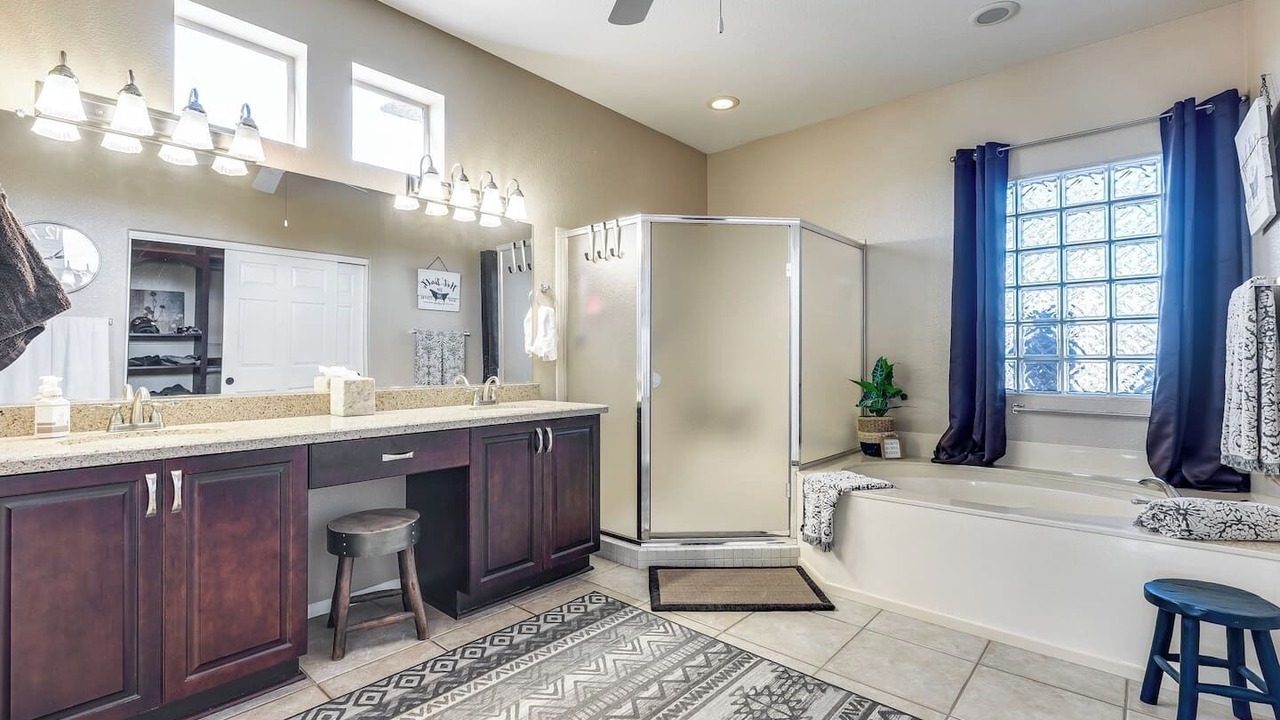 Photo of Bathroom in Desert Sage