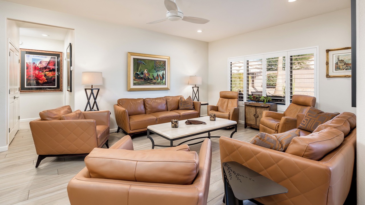 Photo of Livingroom in Surprise