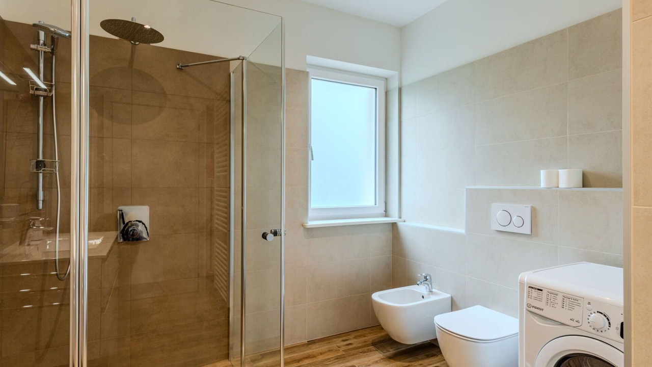 Photo of Bathroom in Dro