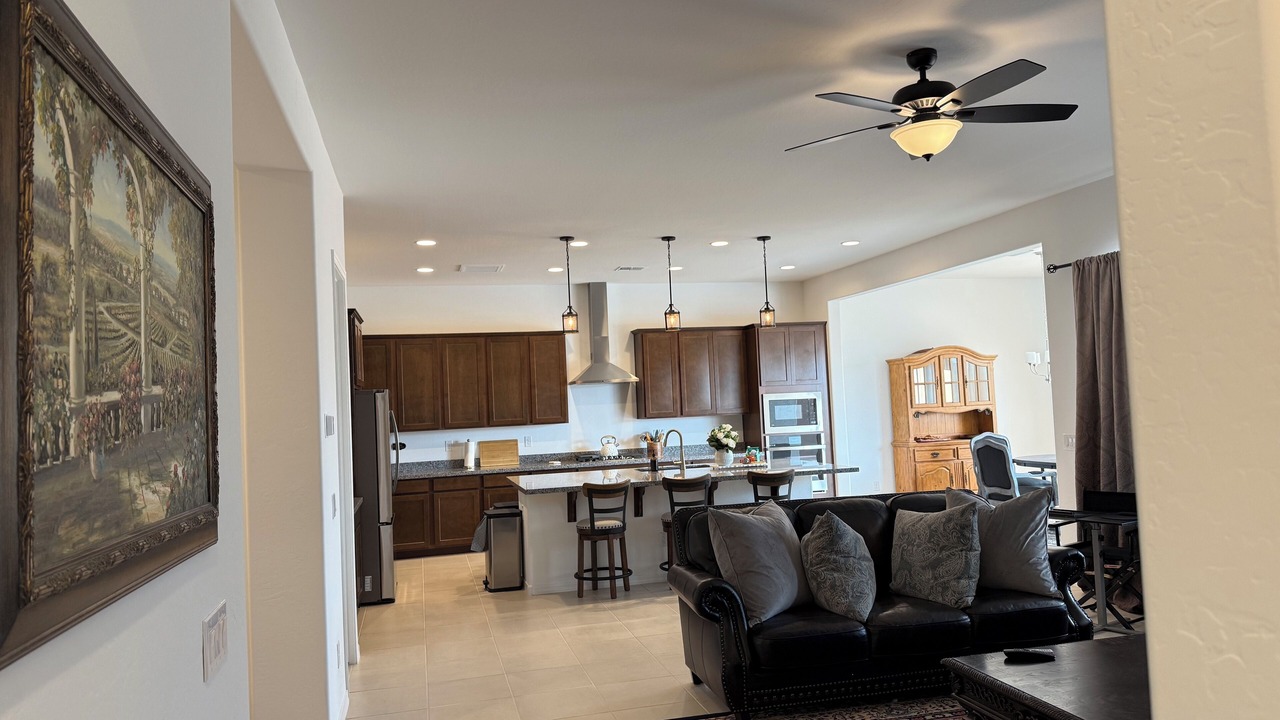 Photo of Livingroom in Surprise