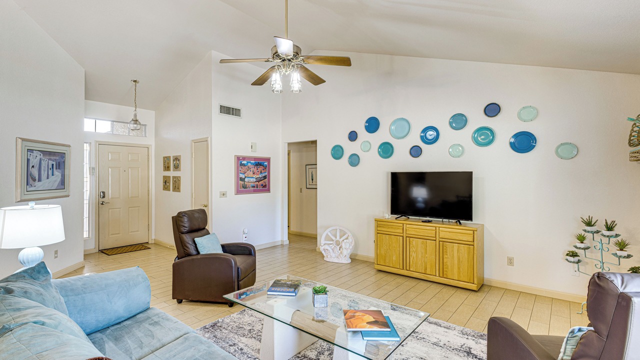 Photo of Livingroom in Provinces Master Community