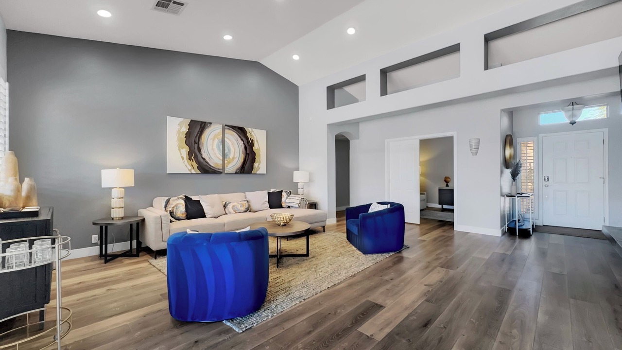 Photo of Livingroom in Paradise Valley Village