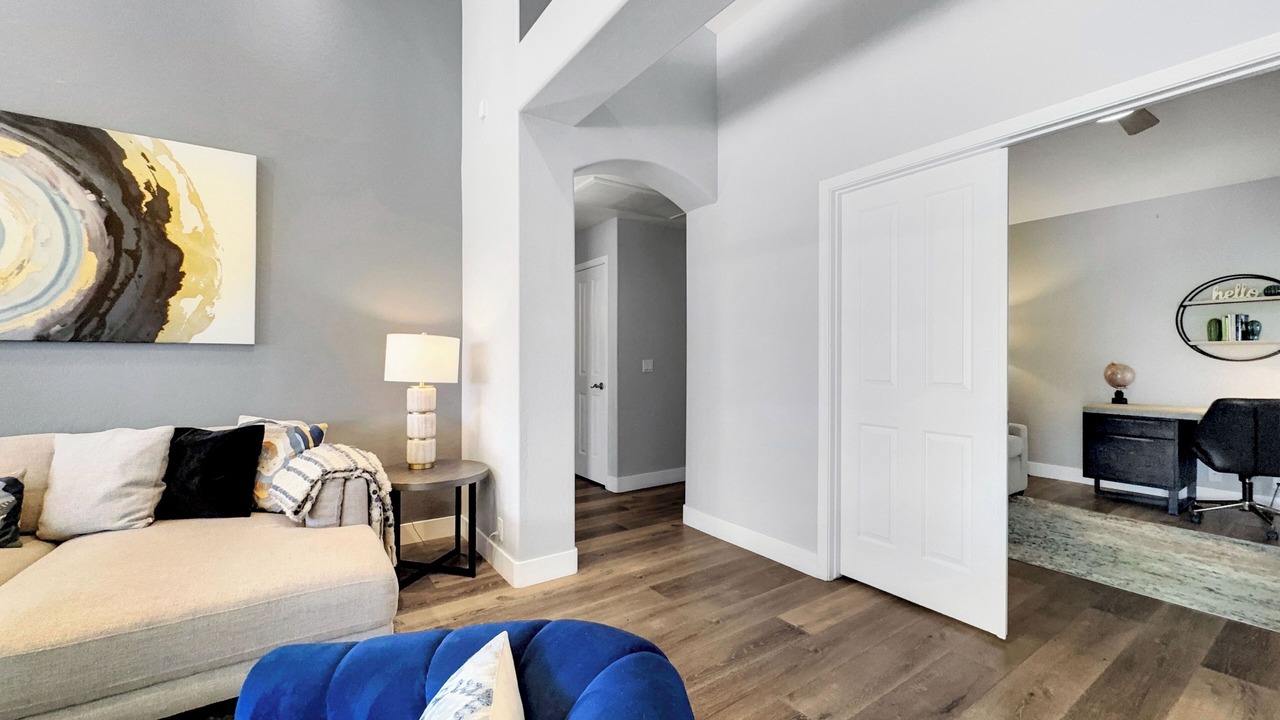 Photo of Livingroom in Paradise Valley Village