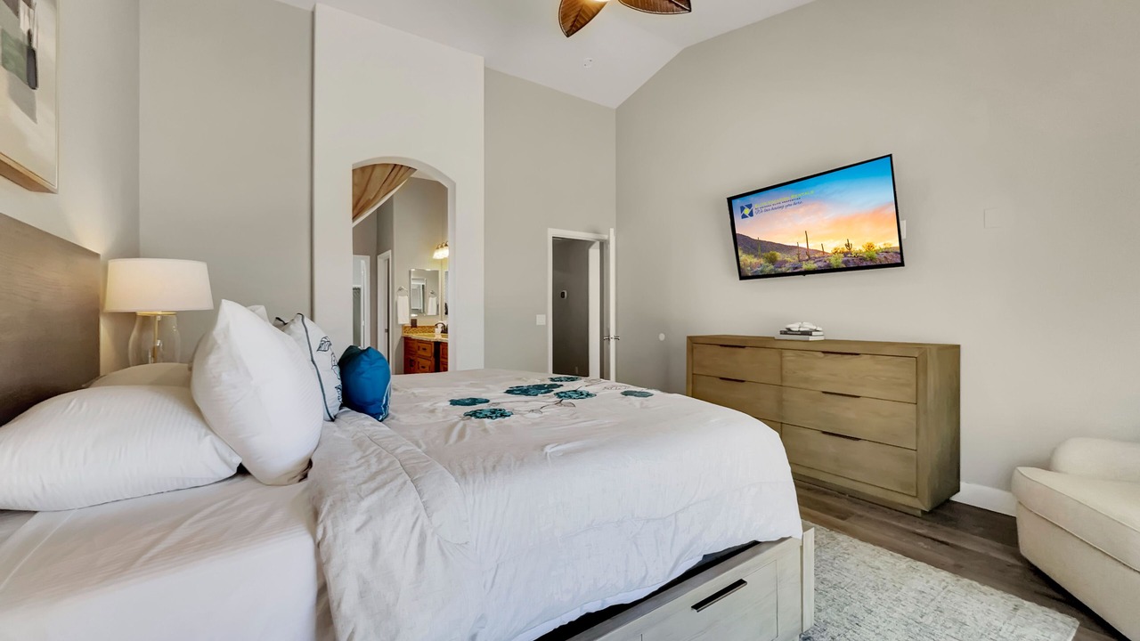 Photo of Bedroom in Paradise Valley Village
