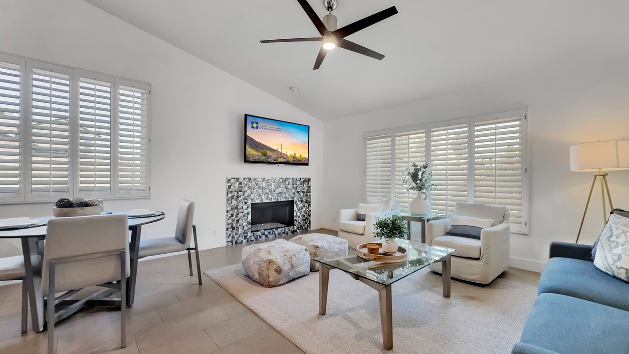 Photo of Livingroom in Paradise Valley Village