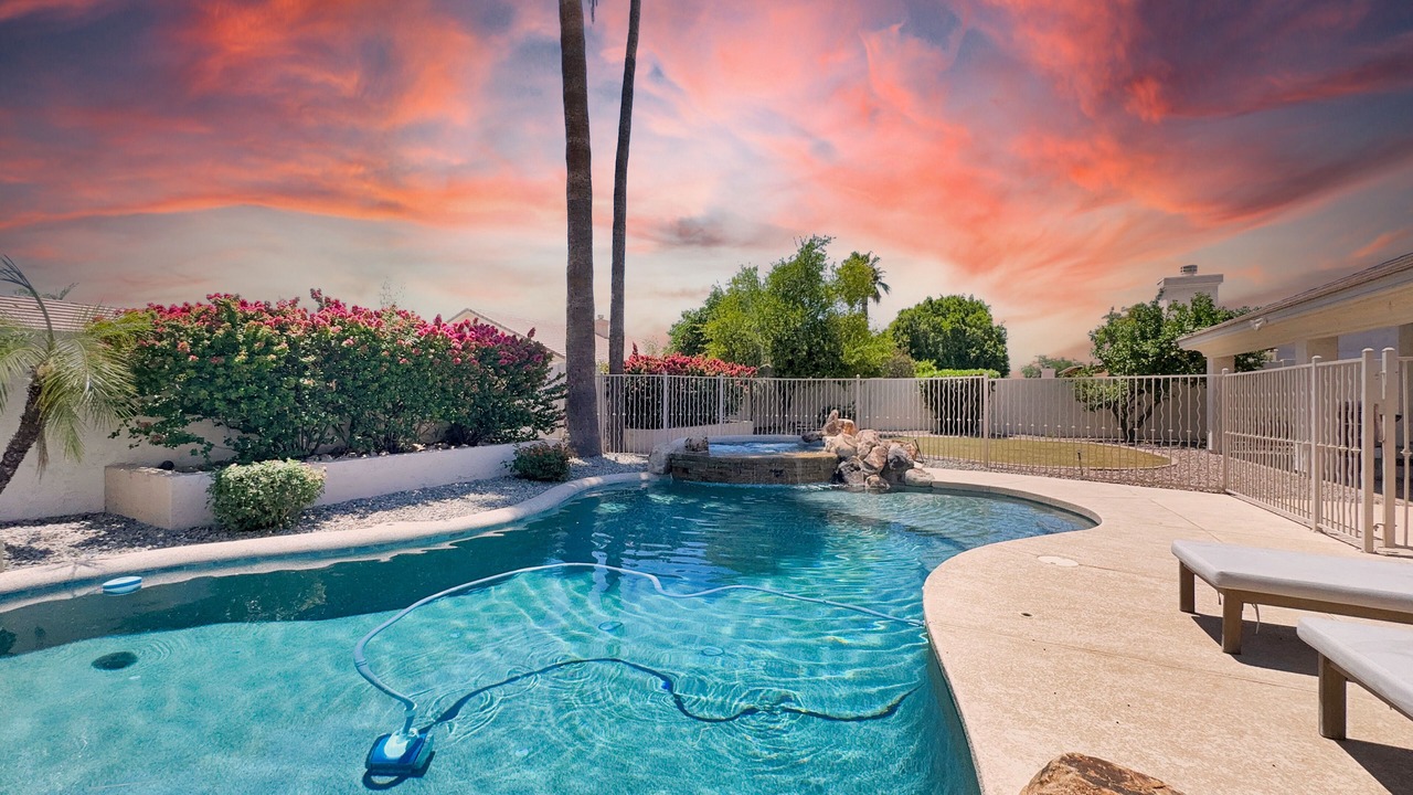Photo of Outdoor in Paradise Valley Village
