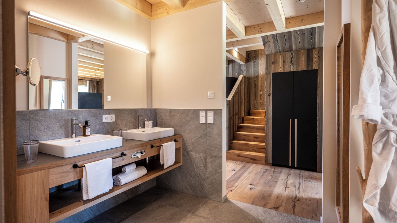 Photo of Bathroom in Naz Sciaves