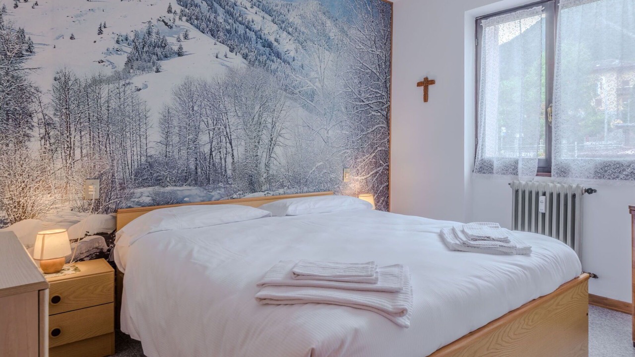 Photo of Bedroom in Strembo