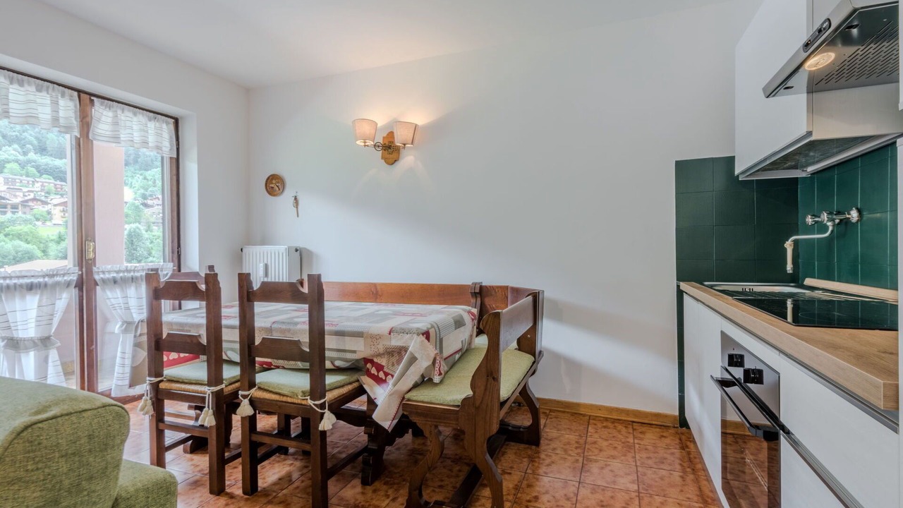 Photo of Bedroom in Strembo
