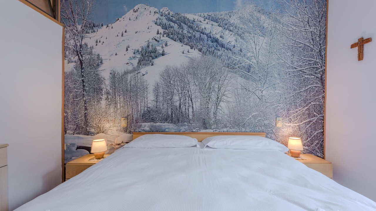 Photo of Bedroom in Strembo