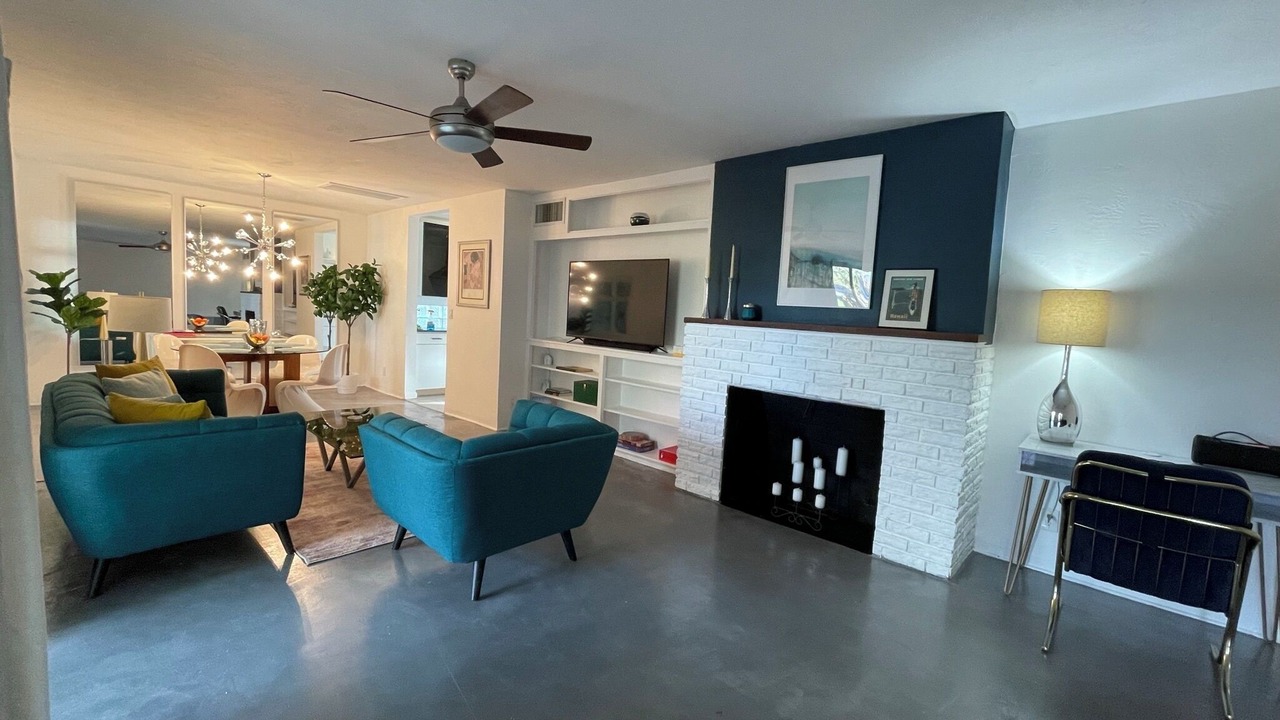 Photo of Livingroom in Camelback East