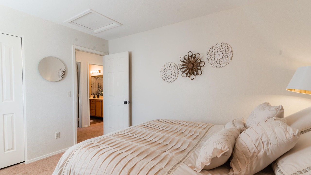 Photo of Bedroom in Val Vista Lakes
