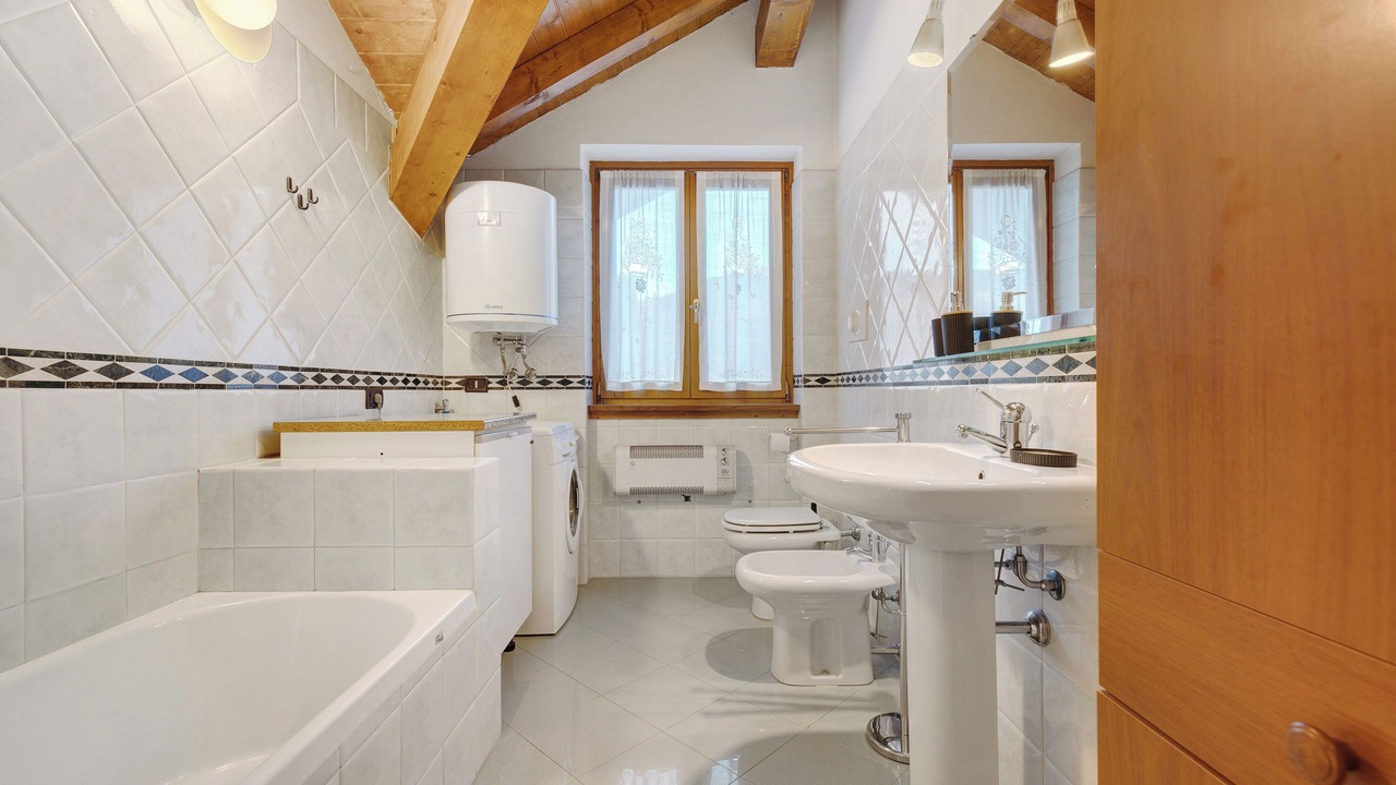 Photo of Bathroom in Strembo