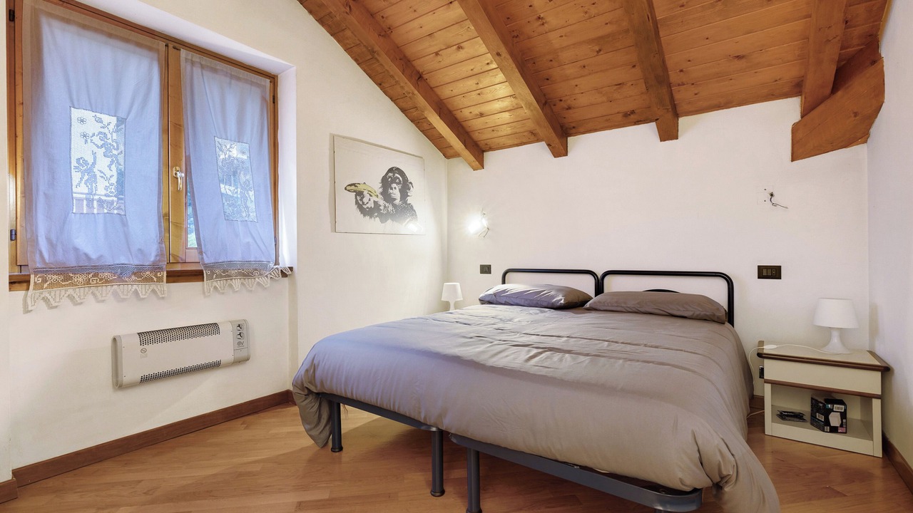 Photo of Bedroom in Strembo