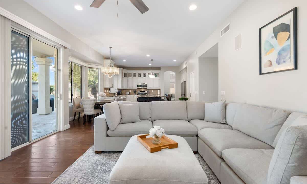 Photo of Livingroom in Palm Valley