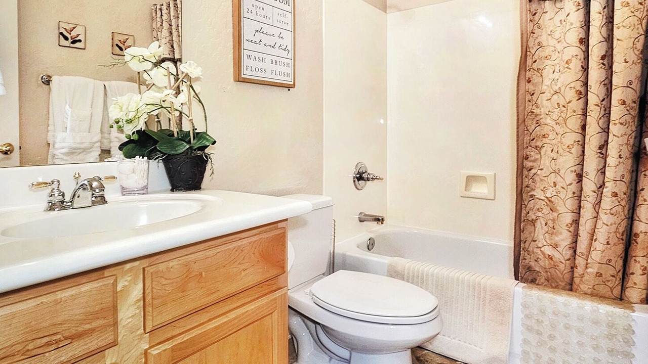 Photo of Bathroom in South Mountain