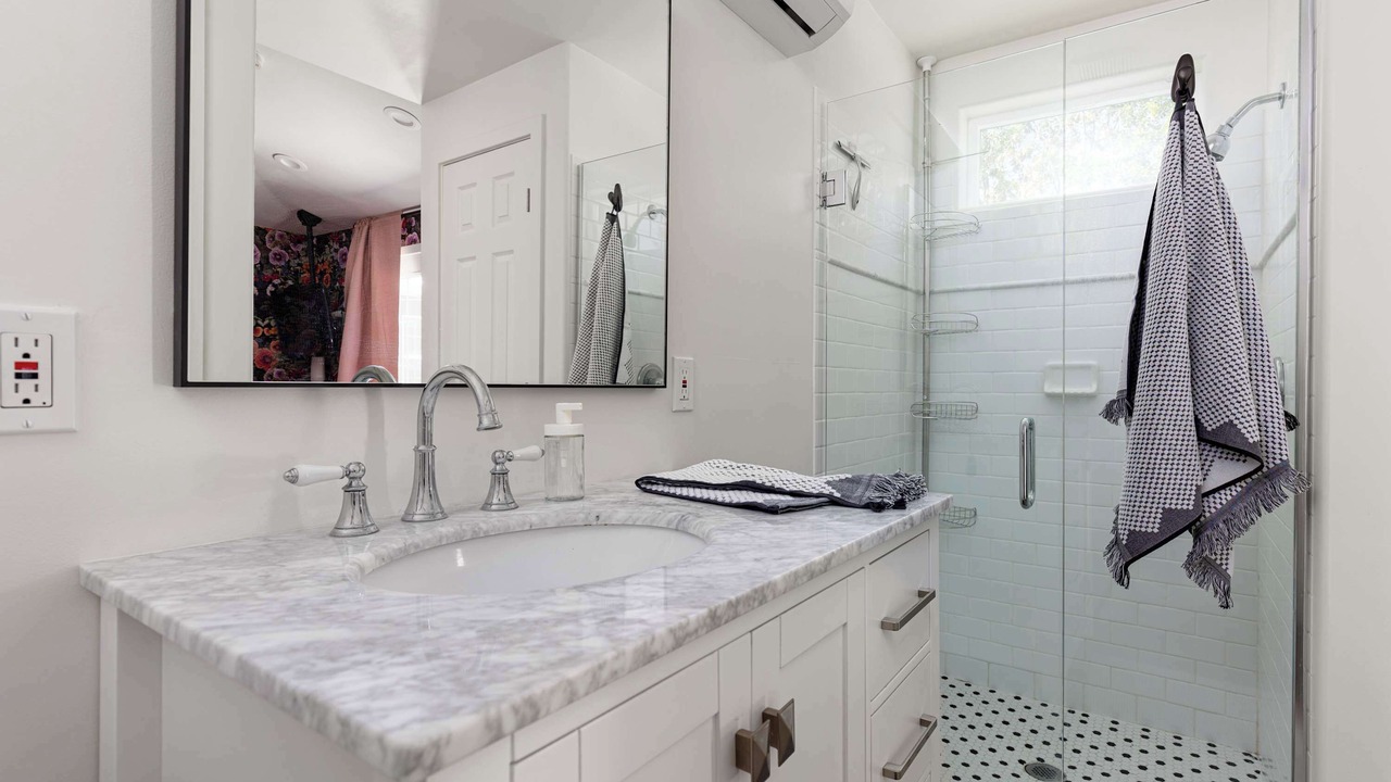 Photo of Bathroom in Encanto