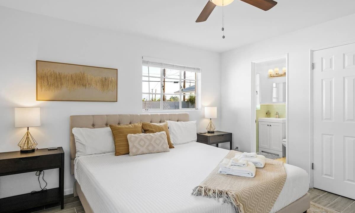 Photo of Bedroom in Broadmoor-Broadway