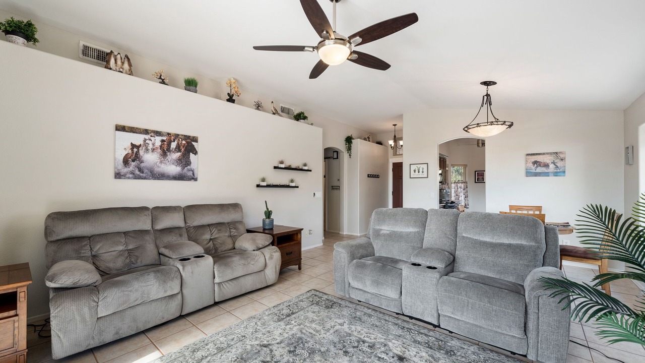 Photo of Livingroom in Gold Canyon