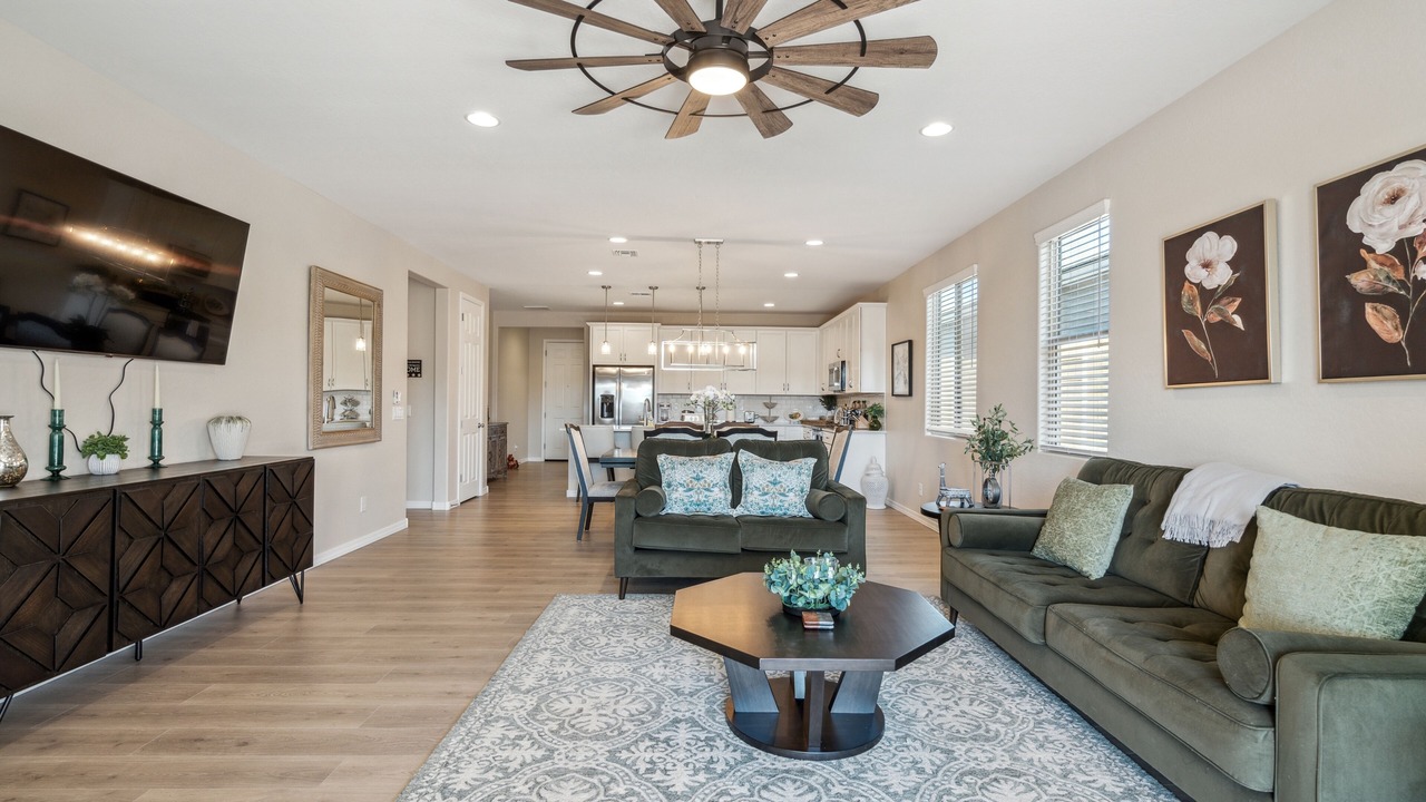 Photo of Livingroom in Gold Canyon