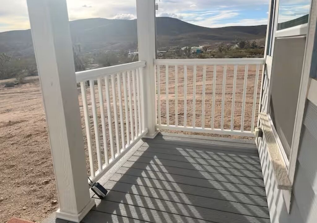 Photo of Patio Balcony in Willow Beach