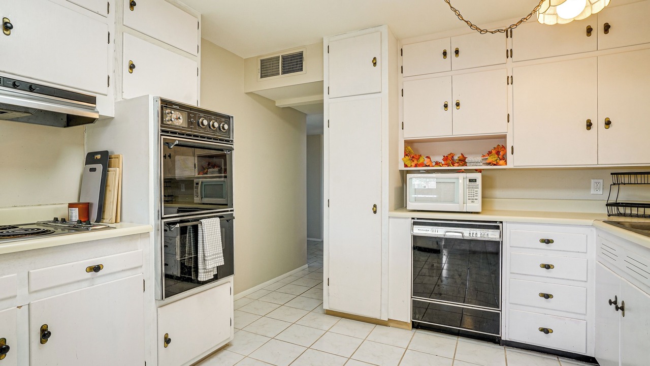 Photo of Kitchen in Youngtown