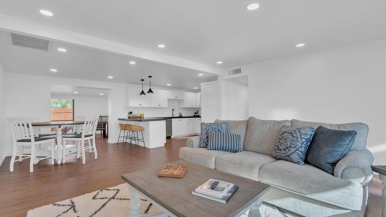 Photo of Livingroom in Rancho Catalina