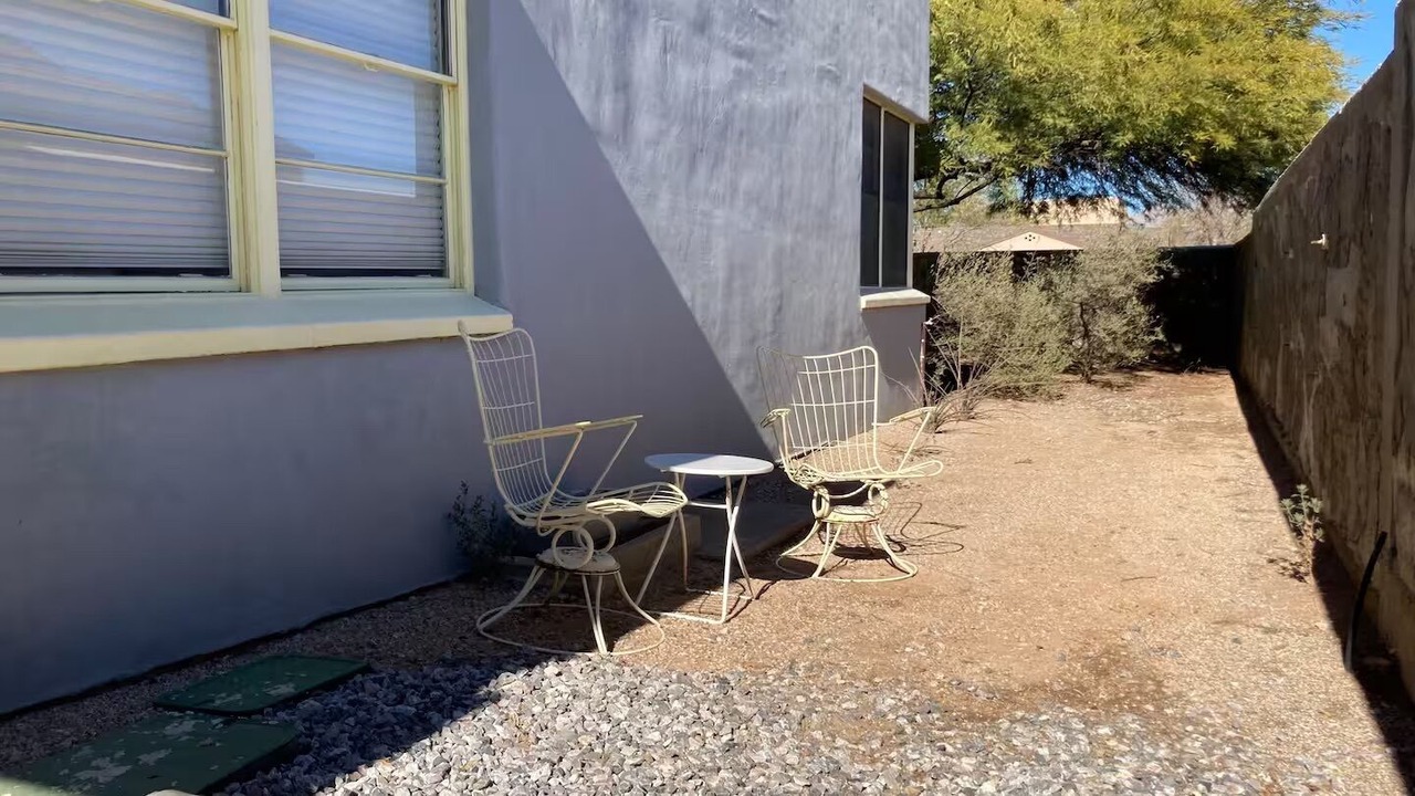 Photo of Patio Balcony in Blenman-Elm