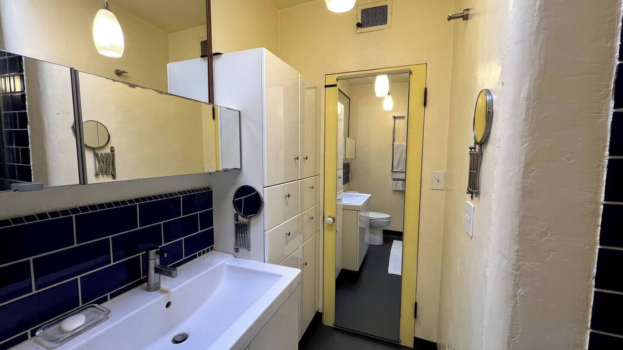 Photo of Bathroom in Blenman-Elm