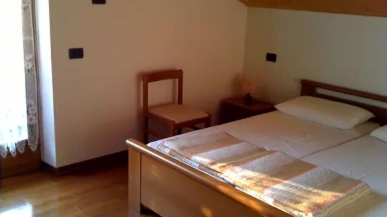 Photo of Bedroom in Pellizzano