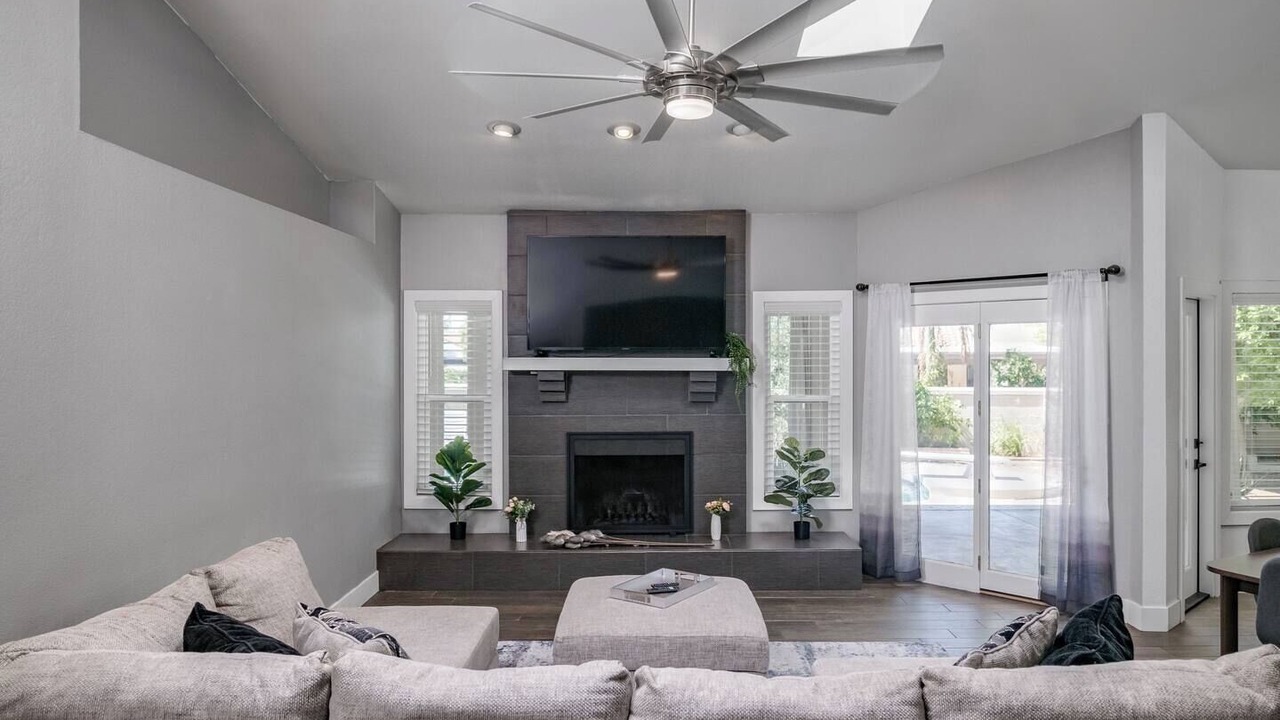 Photo of Outdoor in Estate Grove Valencia Est