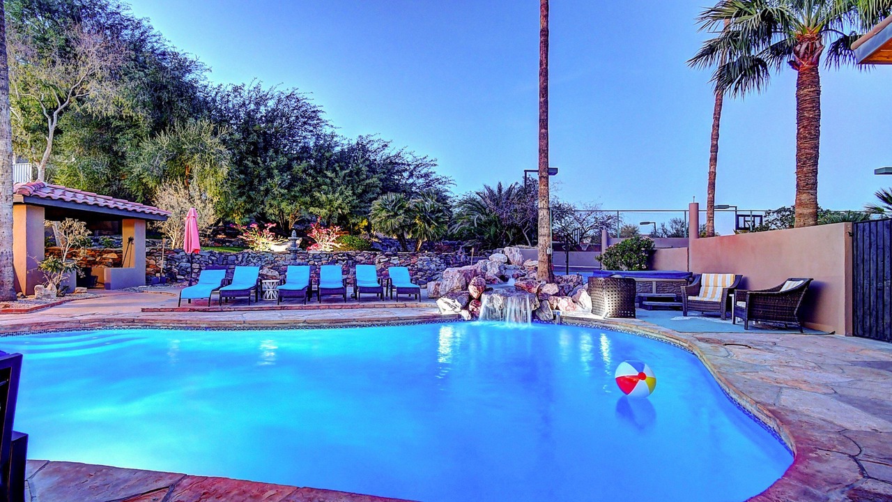 Photo of Outdoor in Paradise Valley Village