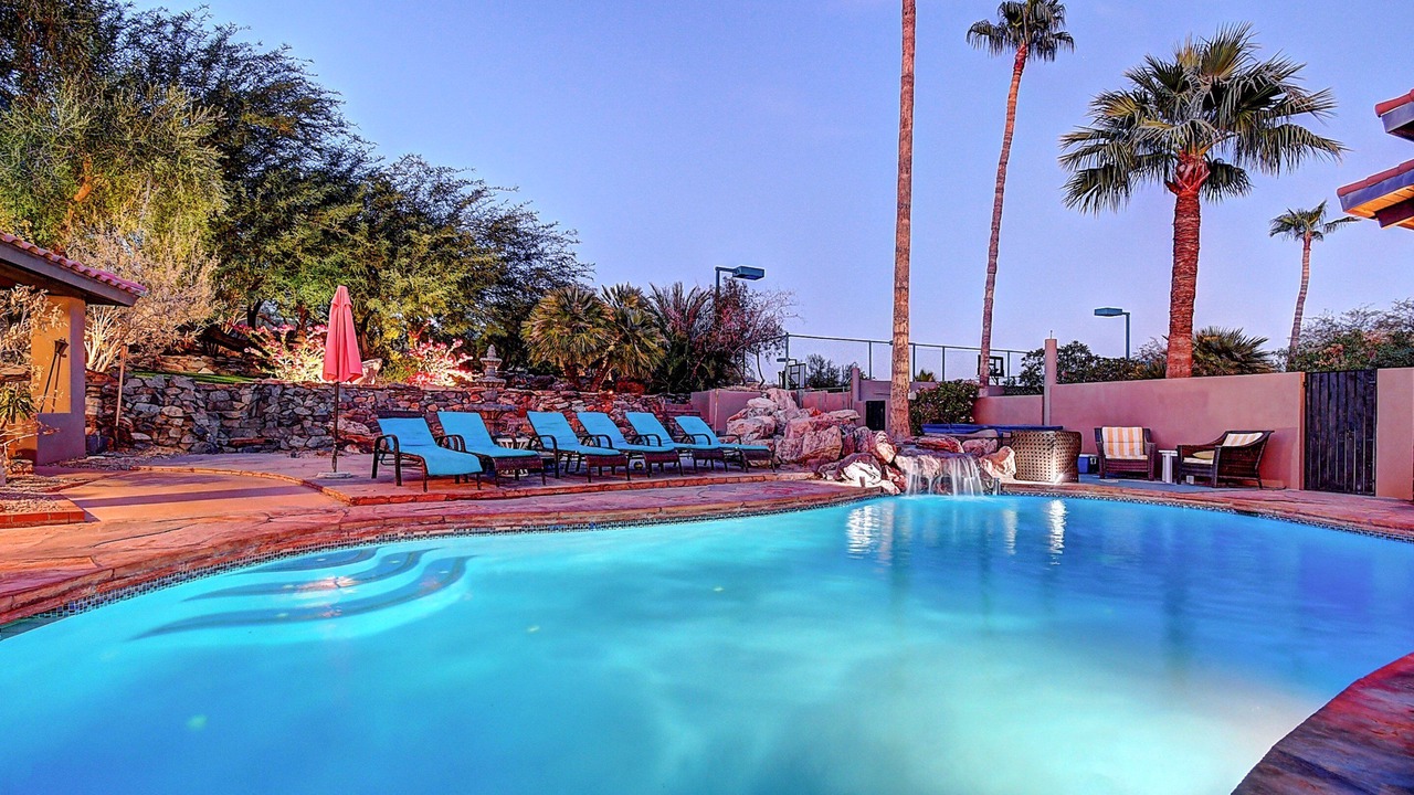Photo of Outdoor in Paradise Valley Village