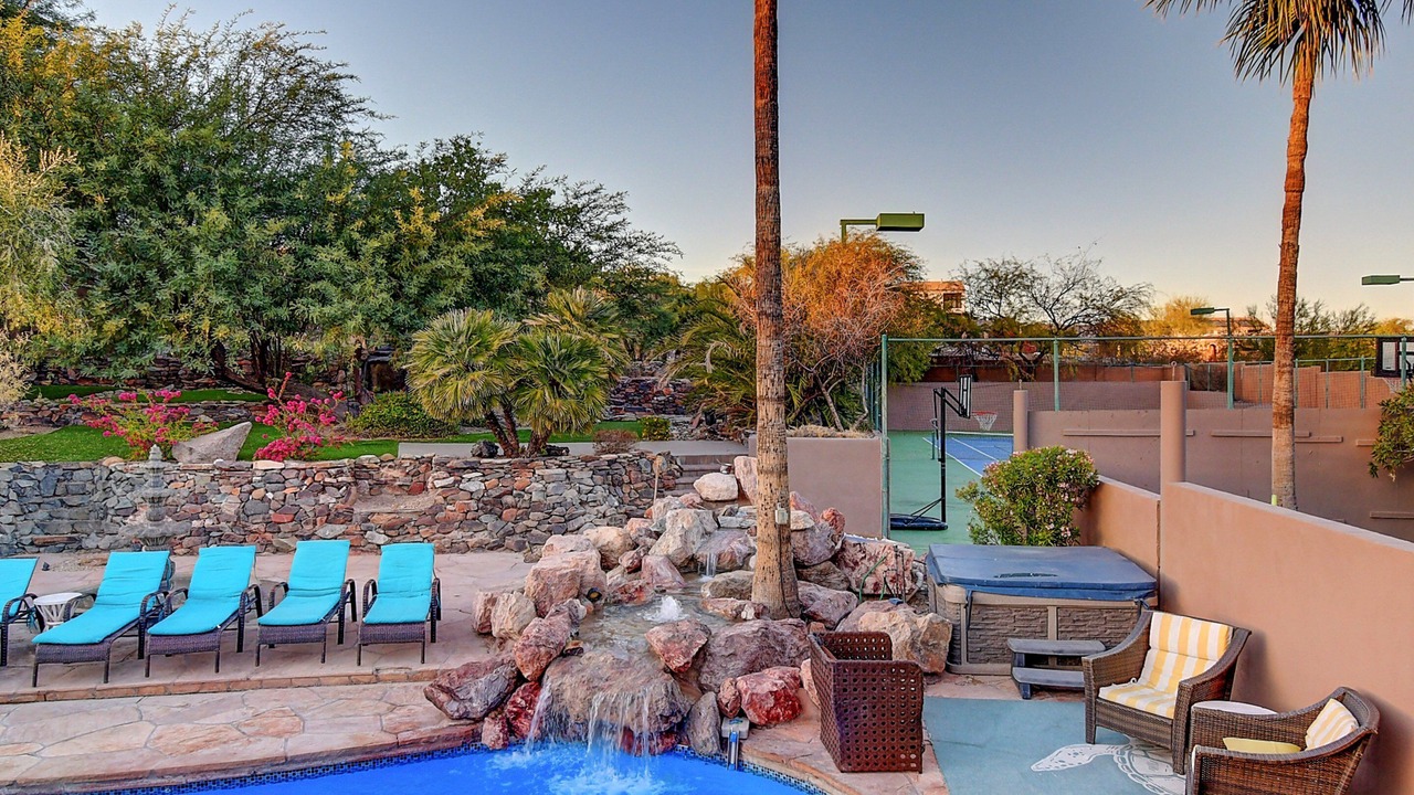 Photo of Bedroom in Paradise Valley Village