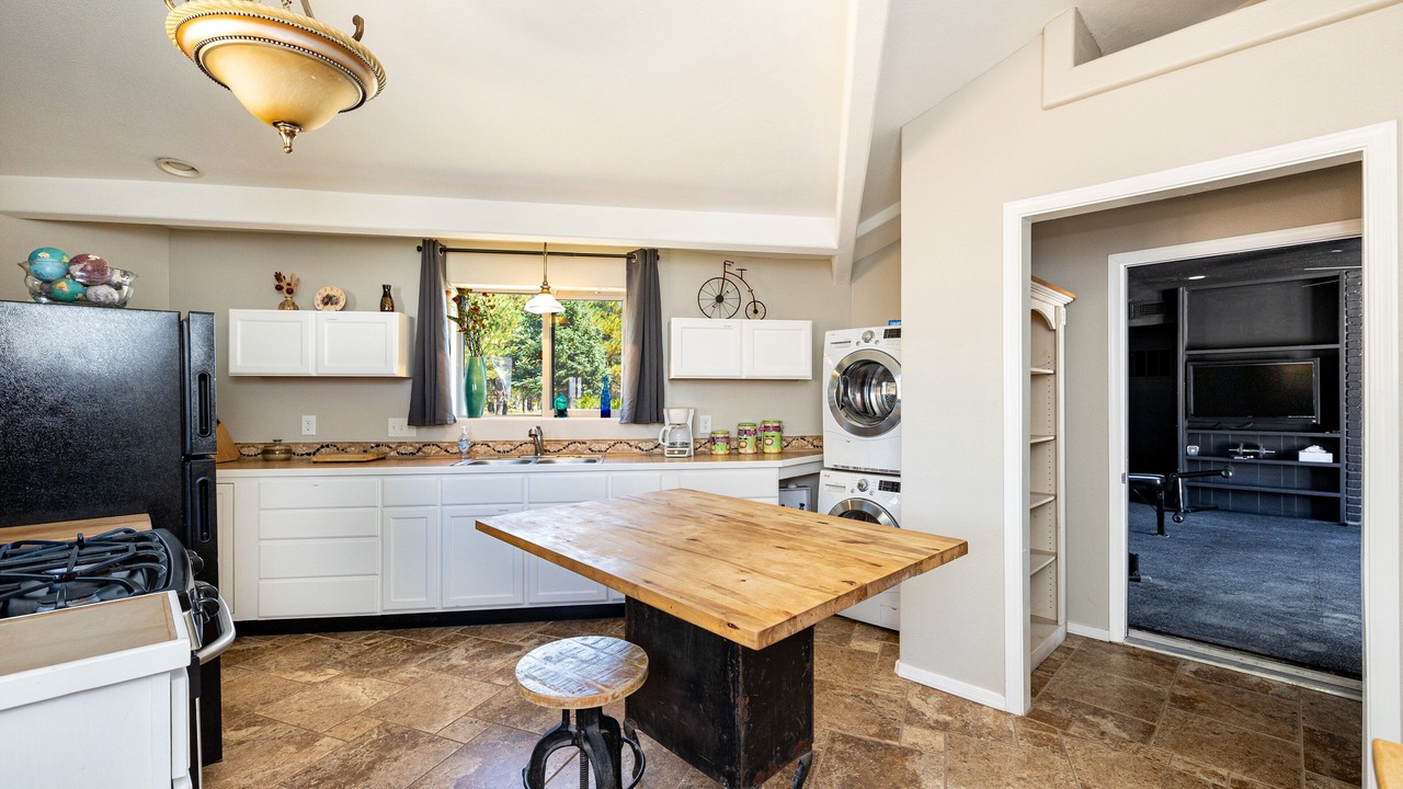 Photo of Kitchen in Baderville