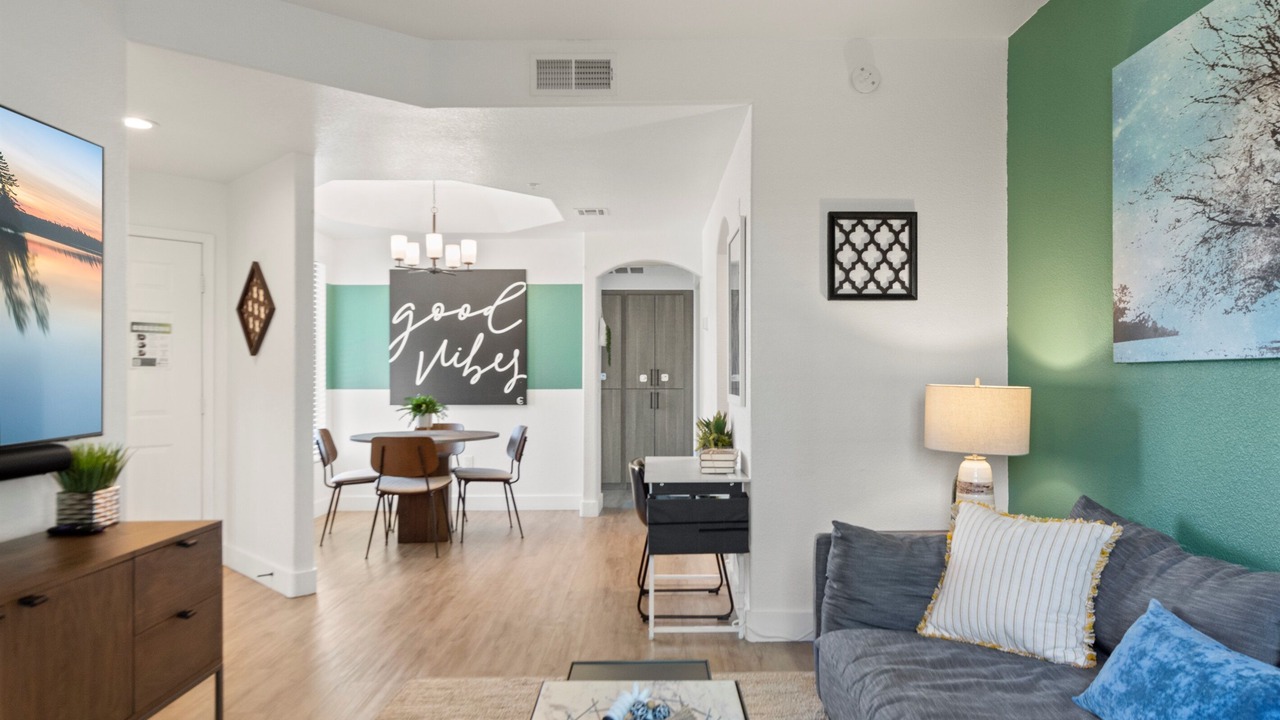 Photo of Livingroom in Kierland