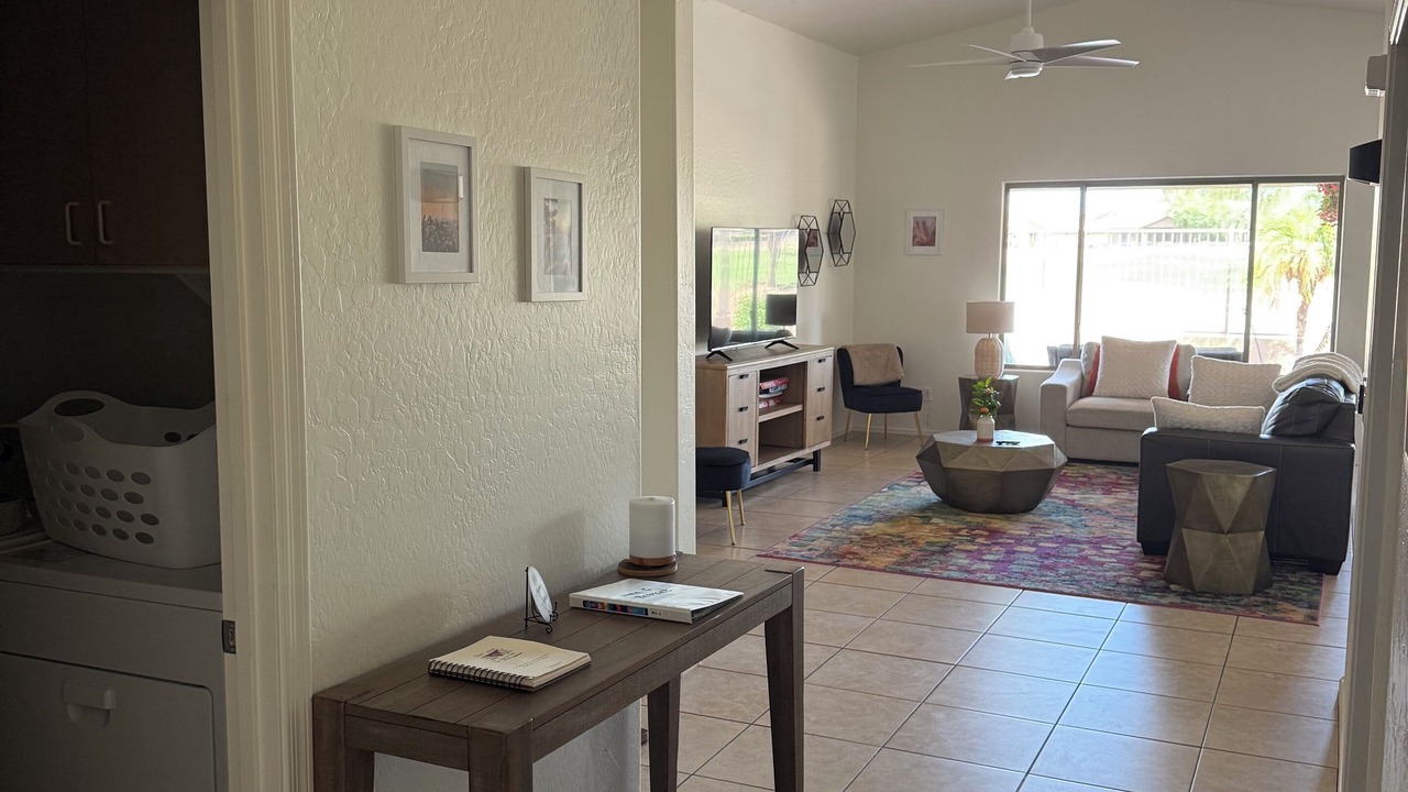Photo of Livingroom in Villages At Queen Creek